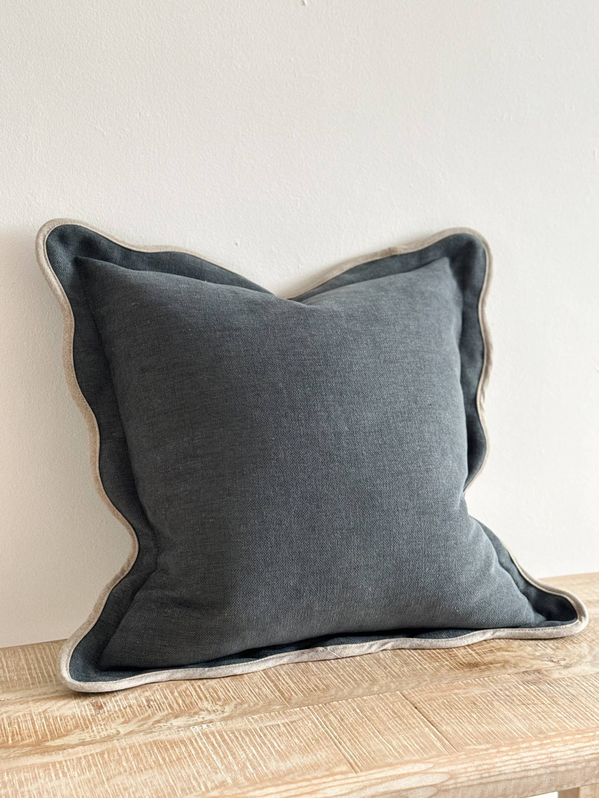 Ellenvale Trade – wholesale Throw pillow cover – Chloe Navy Scalloped 45x45 - Linen Blend3