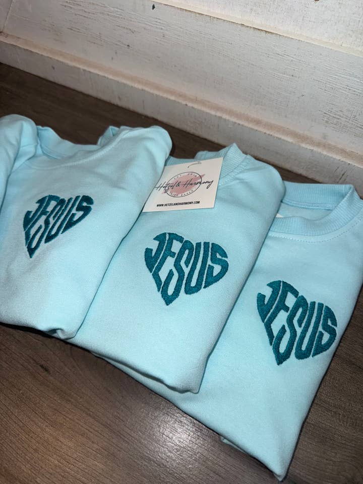 Sweatshirt brodé Jésus pour la vente par HETZEL & HARMONY