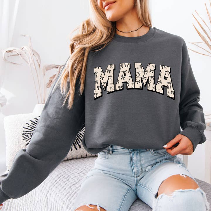Mama Bow Varsity Crewneck Tröja för wholesale av Tacos and Tshirts