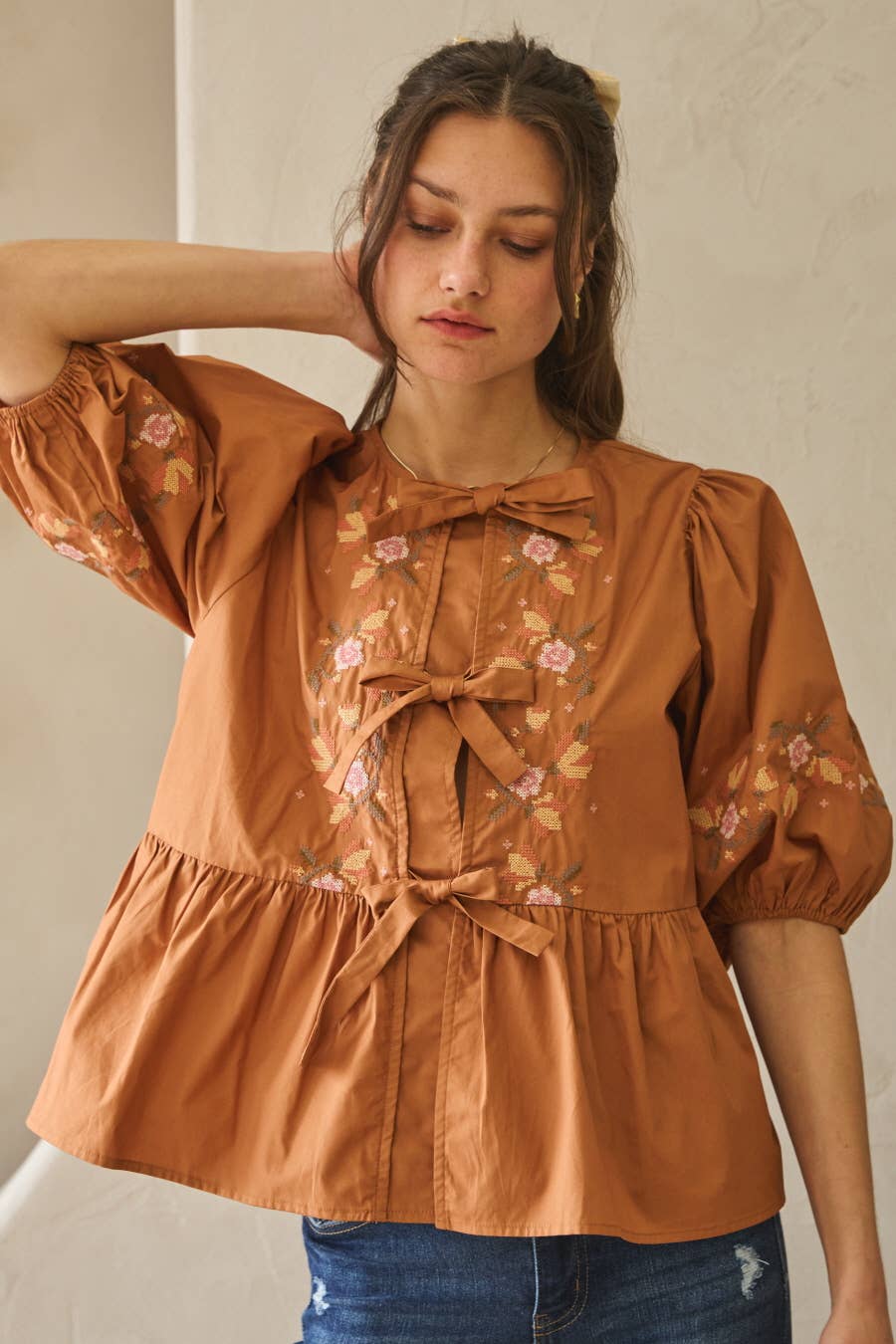 Oddi - Vendita all'ingrosso Camicetta - Donna - Blusa in popeline con fiocco frontale.15