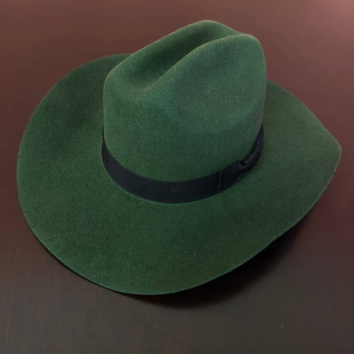 Queens INC – wholesale Cowboy Hat – Women’s – Australian Wool Cattleman Cowboy Hat With Ribbon
1