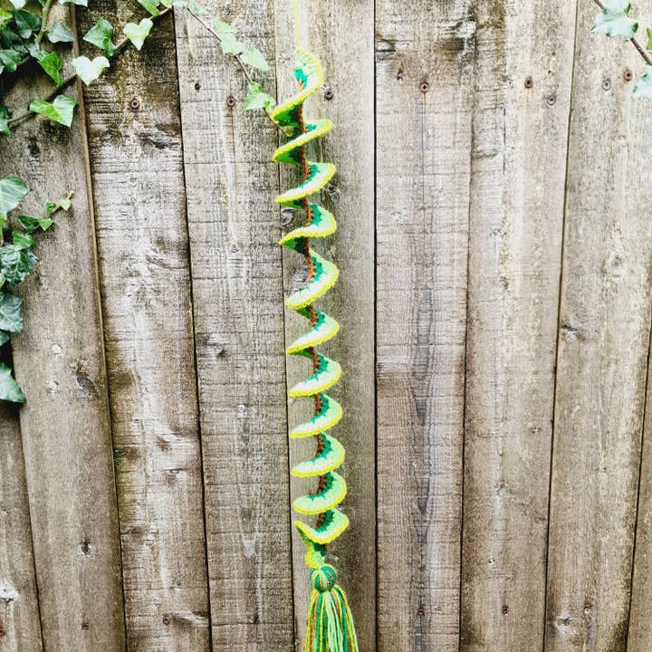 Succulent Wind Spinner - Home & Garden Décor for wholesale by Sarah Lou Crafts