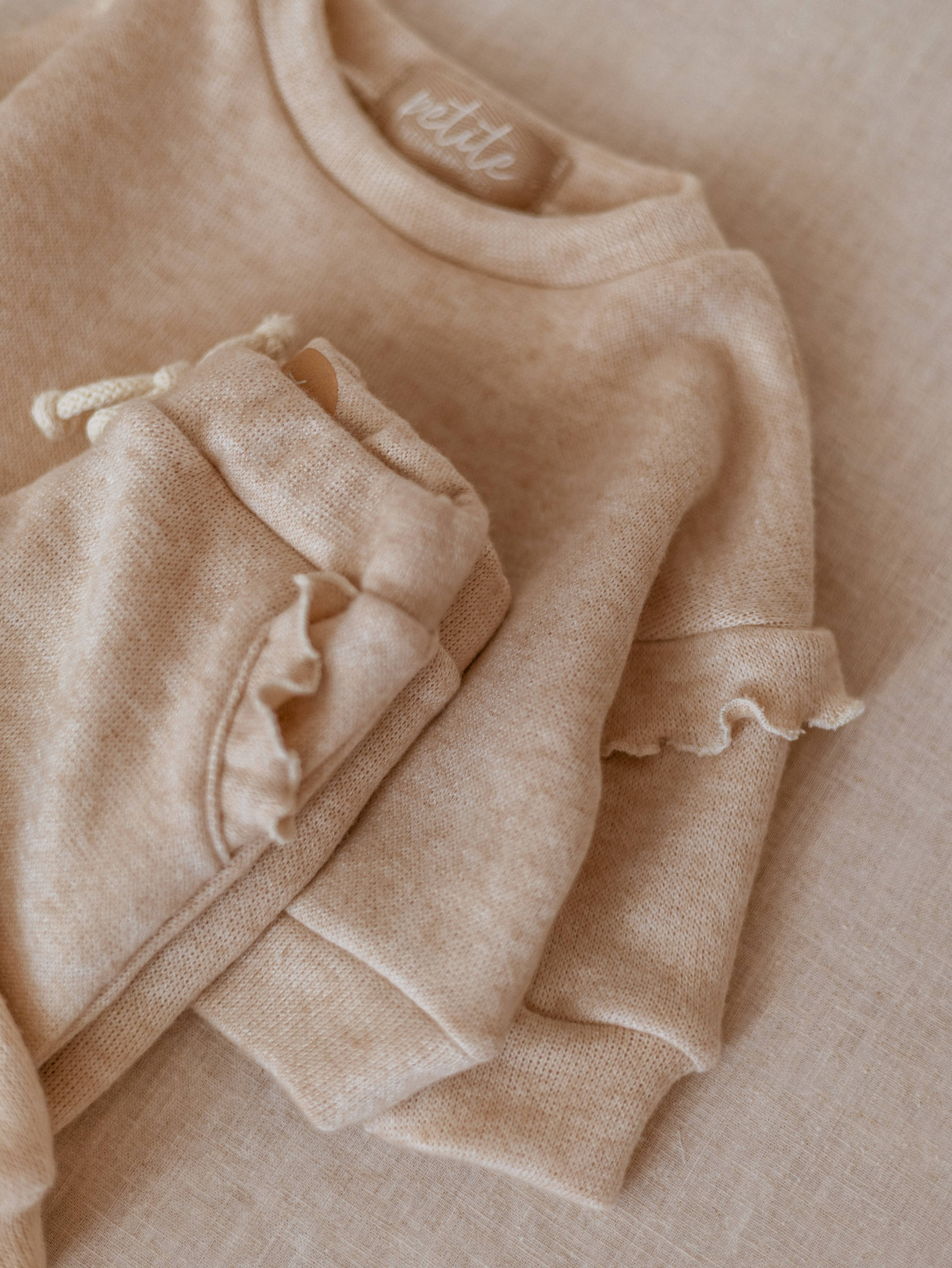 PETITE EvelinaApparel – wholesale Knitted jumper – Kids – Girly Sweater / Ruffles - Cream6