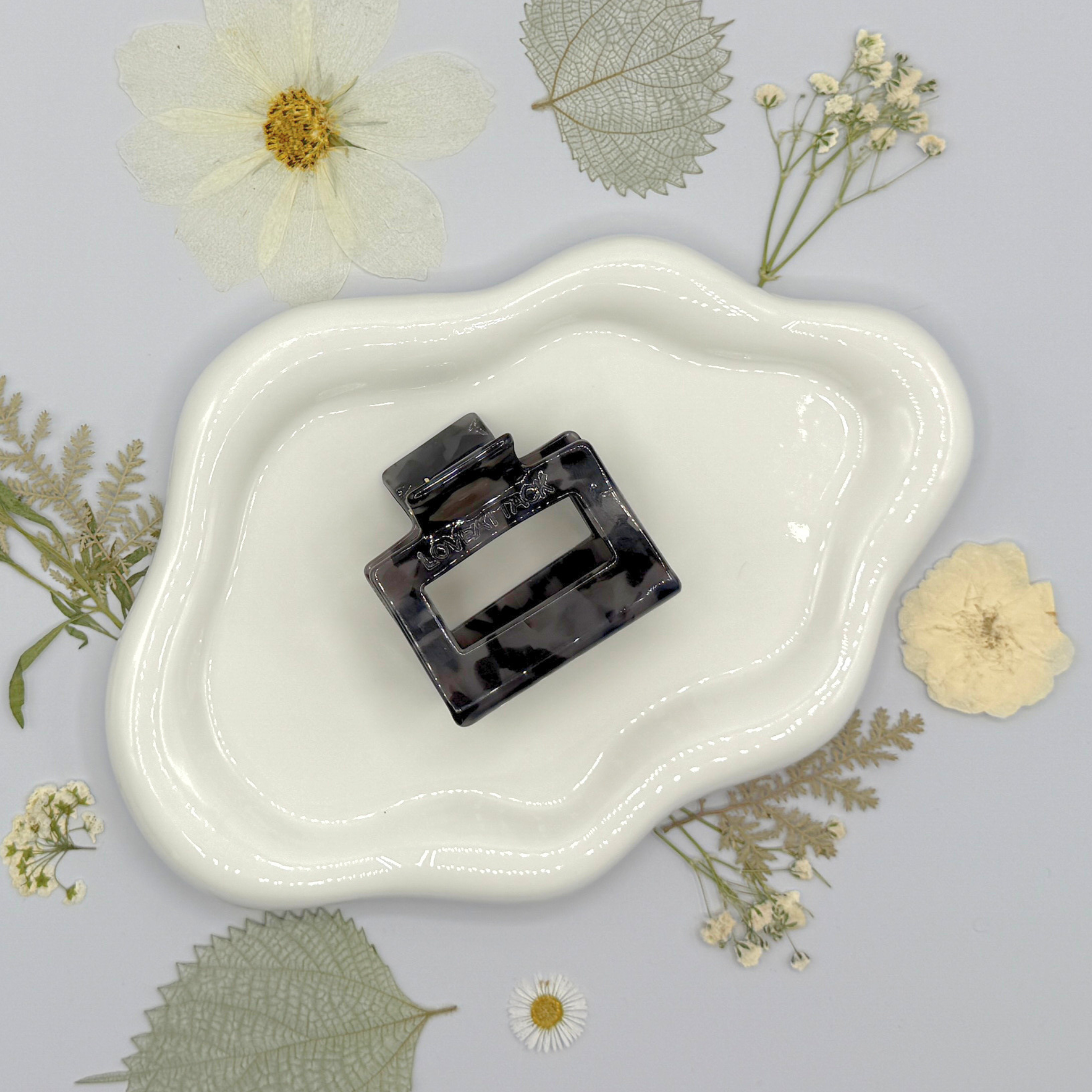 Love Attack - Wholesale Hair Clip - Women's - Raya Cellulose Acetate Hair Claw Clips17