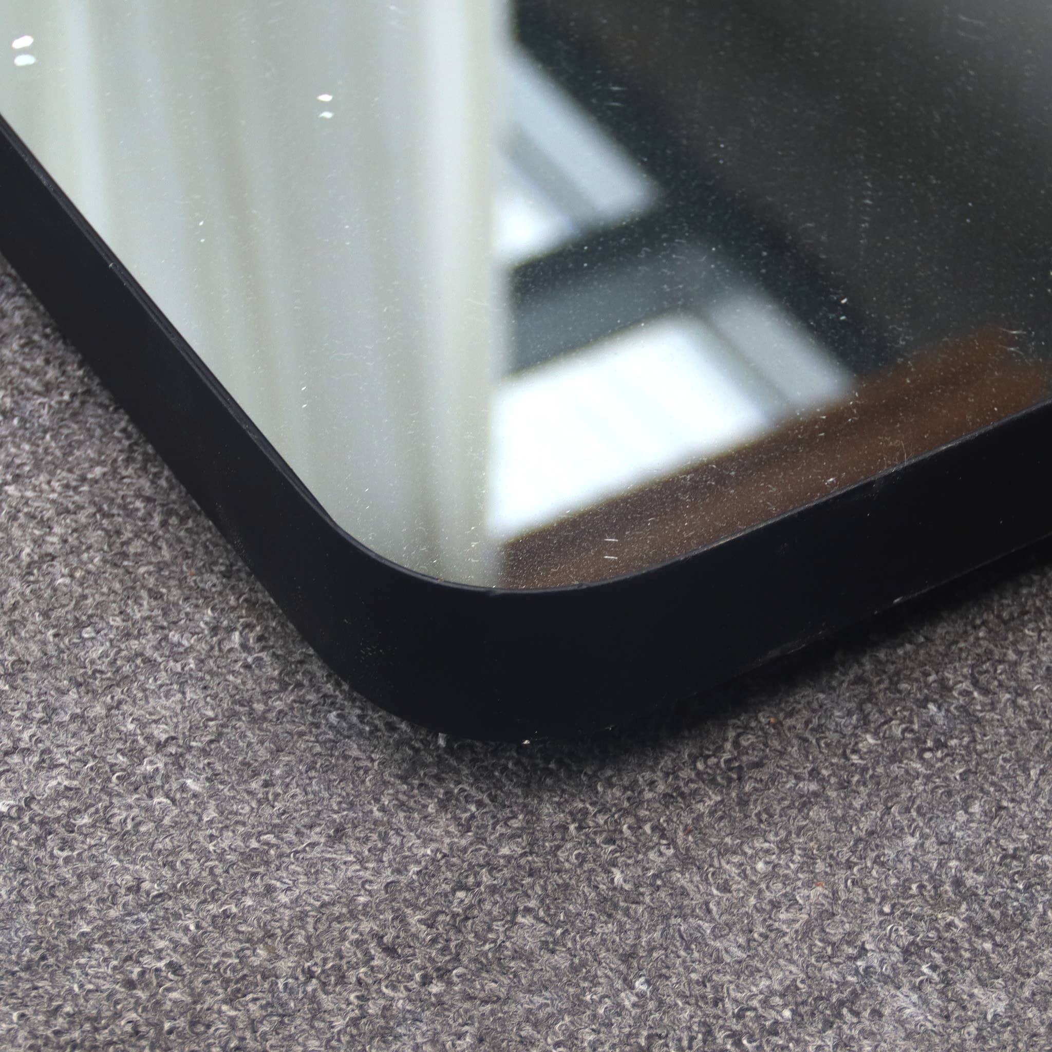 Paris Loft Inc - Wholesale Muurspiegel - Moderne zwarte spiegel met afgeronde hoeken voor slaapkamer of woonkamer8