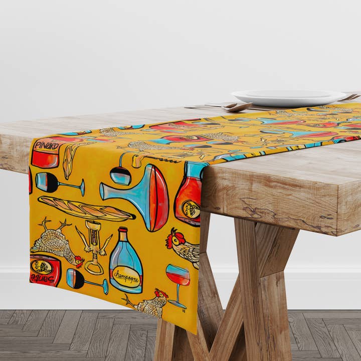 Atelier Vero – Wholesale Art & Gifts: Coastal, Cats, Blooms - Vendita all'ingrosso Runner - Divertente runner da tavola, vino e polli, biancheria da cucina gialla