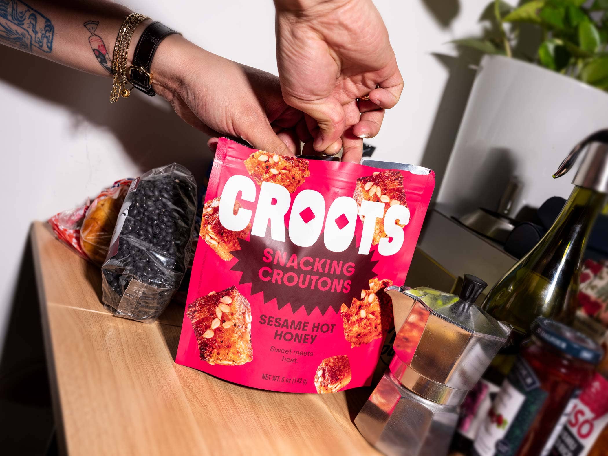 Croots - Wholesale Crackers - Sesame Hot Honey: Snackable Sourdough Croutons7