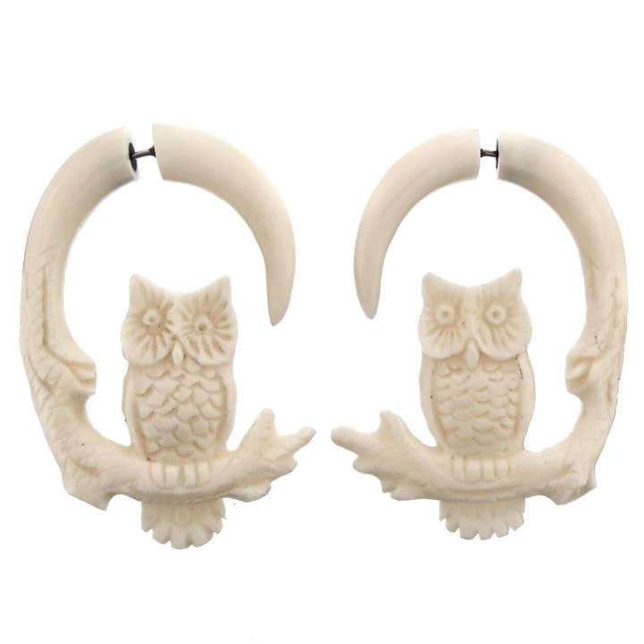 pendientes de poste con talla tribal de búho pájaro falso medidor hueso de bisonte blanco, 1 3/4" para venta al por mayor de FifiRose
