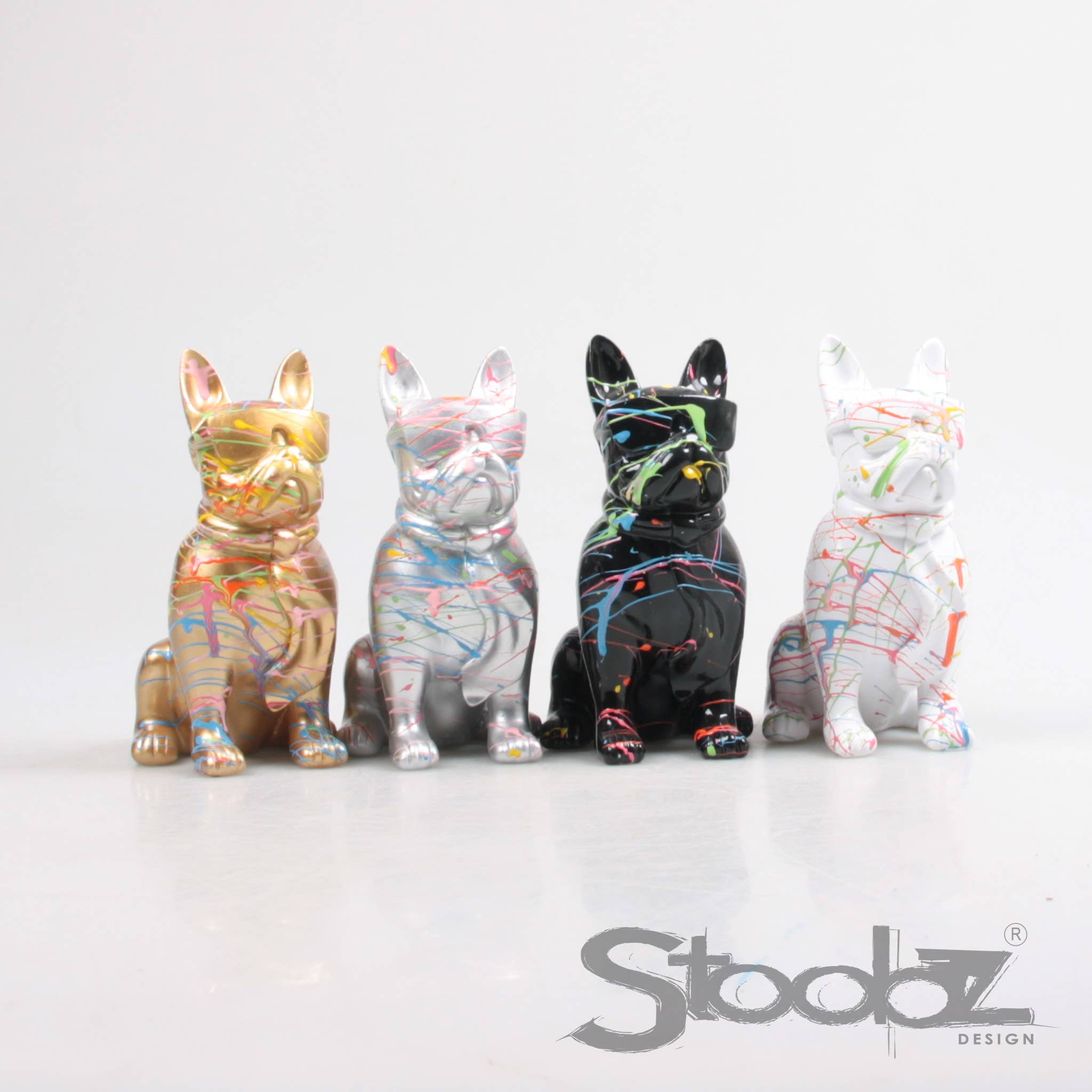 Imhof & Stevens BV - Wholesale Decorative Figurine - DOG W/GLASSES 4 PCS B/W/B/Y SPRAY 18 CM STOOBZ DESIGN0