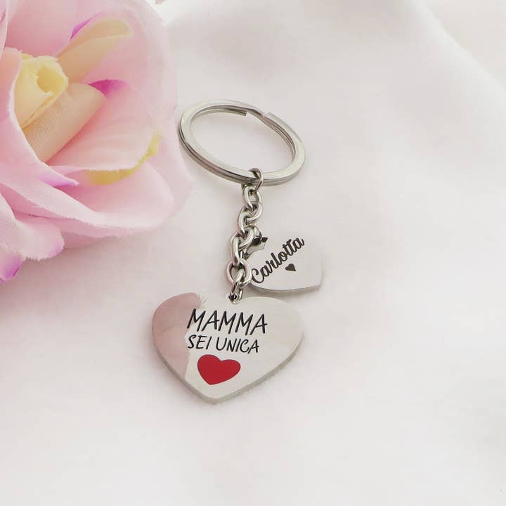 PORTACHIAVI MAMMA - PERSONALIZZAMI ~ Portachiavi in acciaio inossidabile + INCISIONE PERSONALIZZATA for wholesale on Faire1