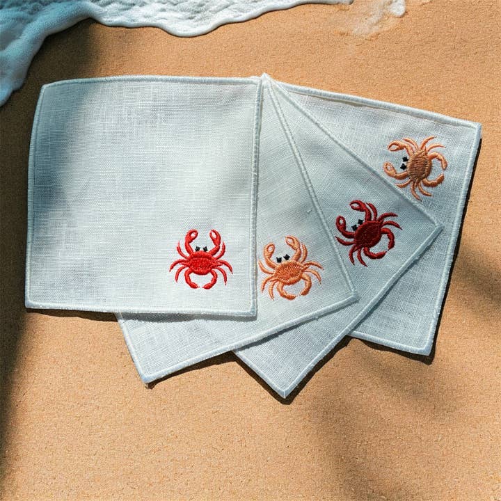 Tovaglioli da cocktail in lino ricamati con piccoli granchi - Set di 4 per la vendita all'ingrosso da parte di Belle Linen
