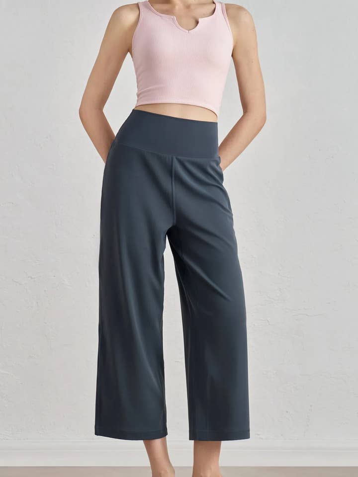 Danni Soft Stretch Cropped Active Pant for wholesale by 91thelabel