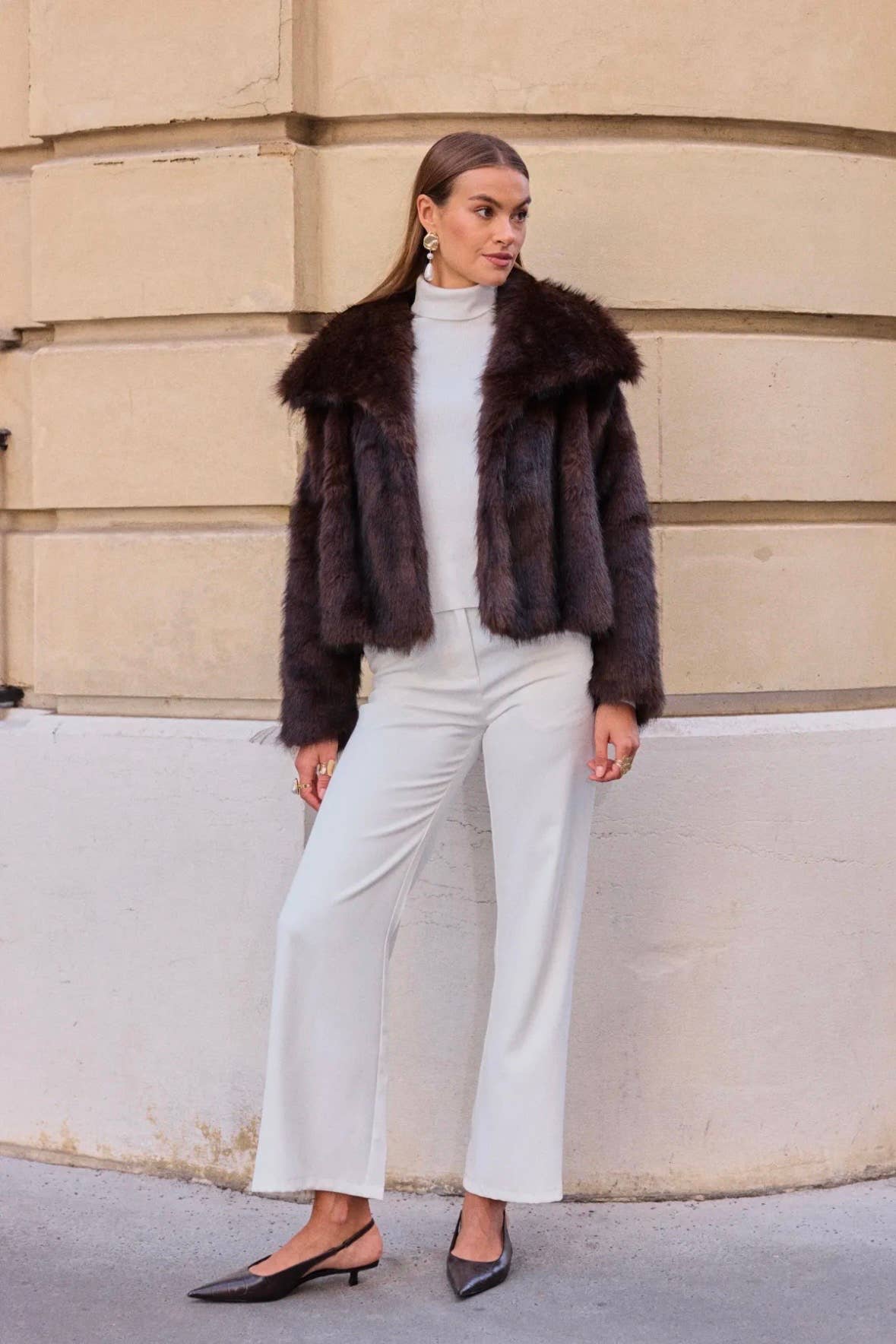 Frime - Wholesale Fur/Faux Fur Coat - Women's - Short faux fur puffer jacket - 88112