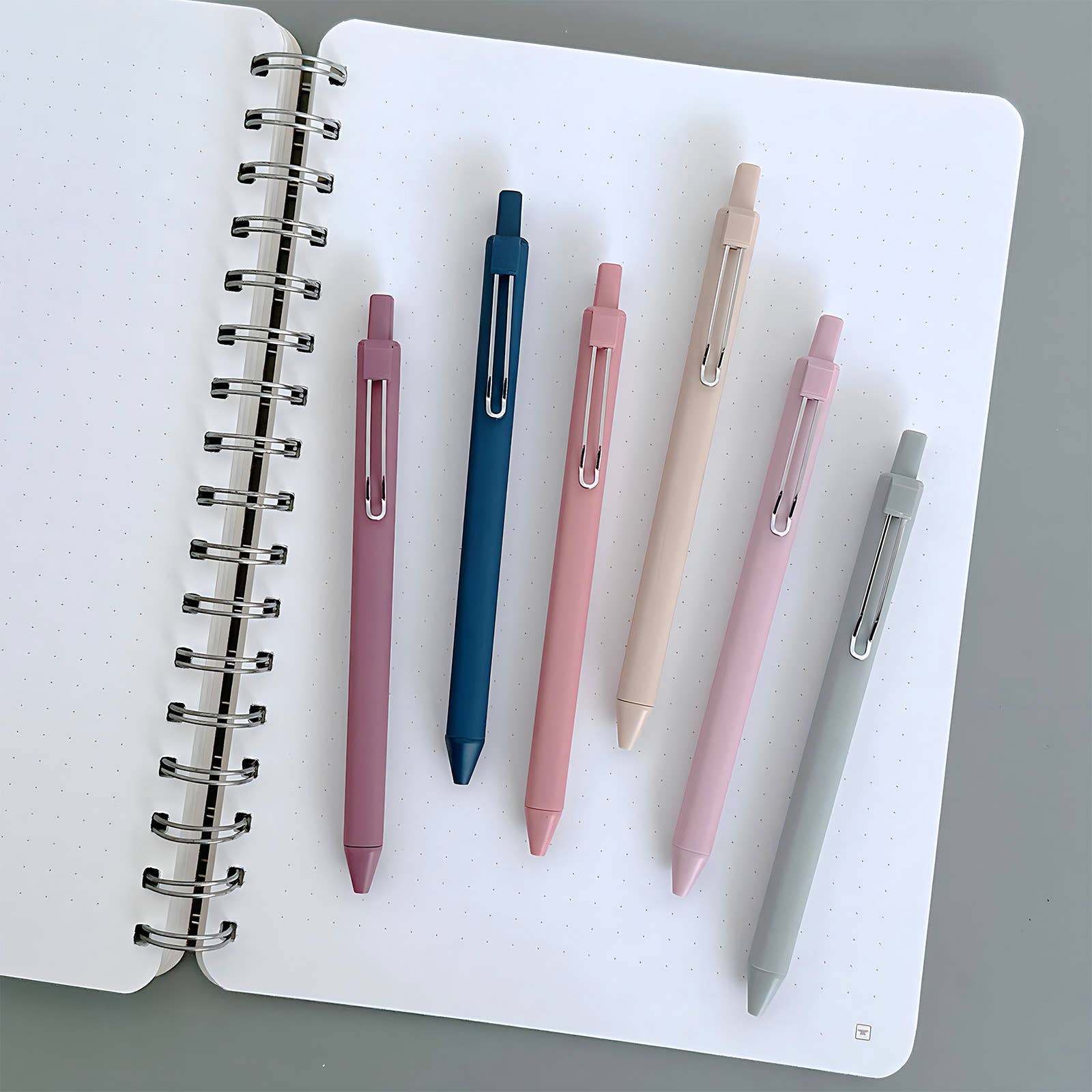 Wrapables.com - Wholesale Pen - Wrapables Retractable Black Ink Gel Pens, 0.5mm (Set of 6)24