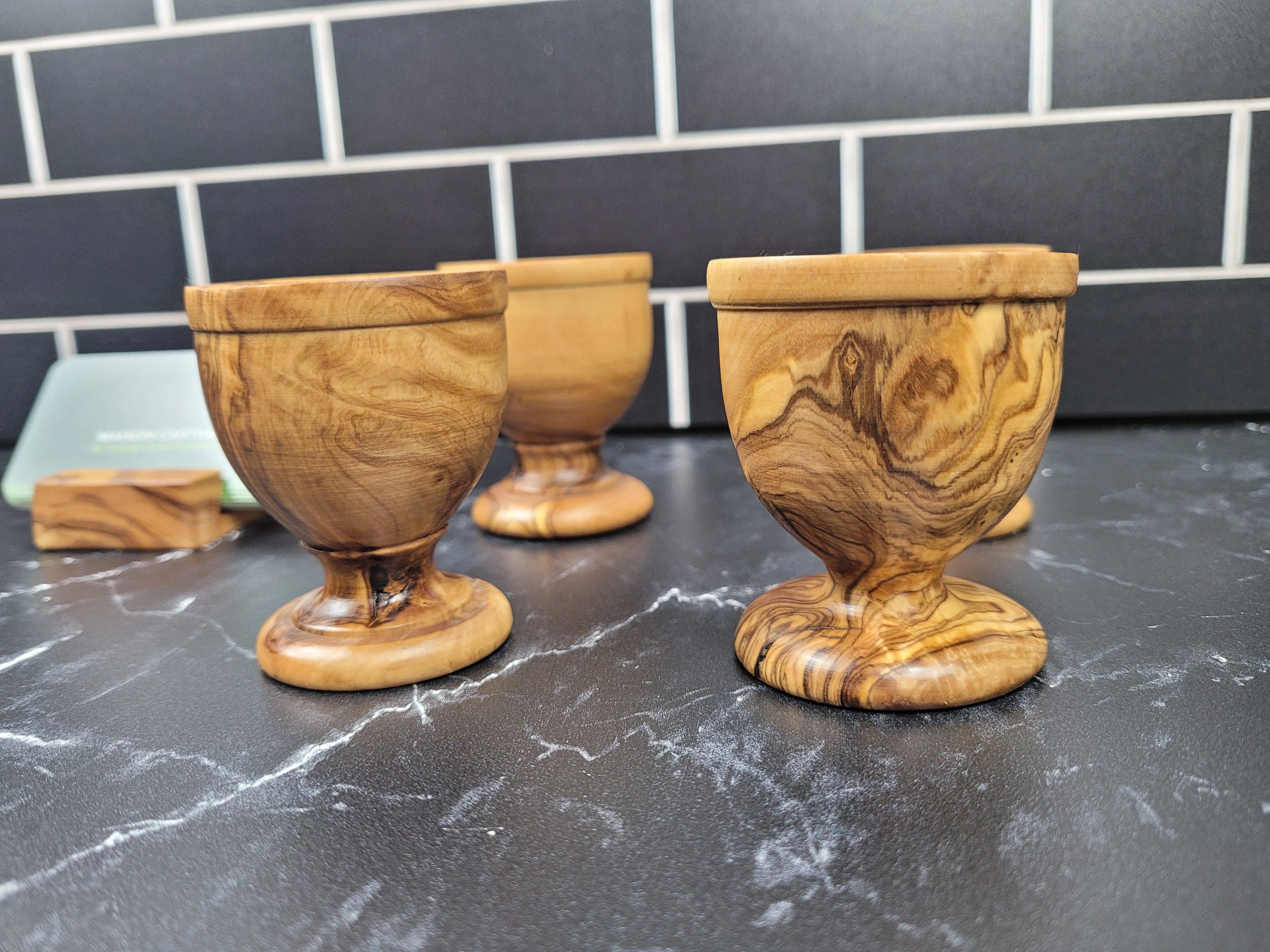 Maison Carthage – wholesale Äggkopp/-hållare – Olive Wood ägg Cup | Trä ägghållare | Uppsättning av 25