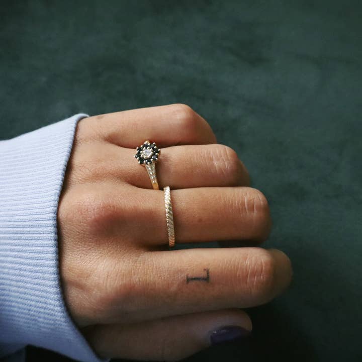 Vintage flower ring zwarte onyx - Lily voor wholesale door House of Mayana