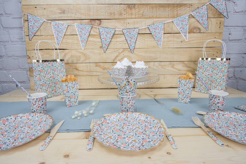 Tim&Puce Factory - Vente Assiette jetable - ASSIETTES FESTONNEES 23CM FLEURS ET OR X 81