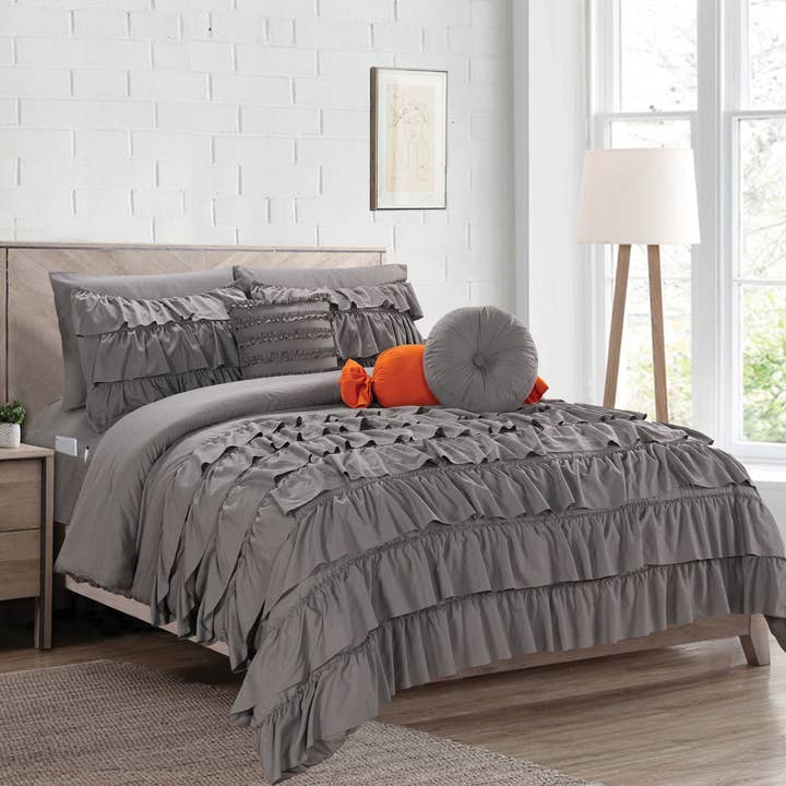 Elegant Comfort - Wholesale Bedding Set - Elegant Comfort 10-Piece Cinderella Comforter Set, Includes 4-Piece Sheet Set with Double Sided Storage Pockets1