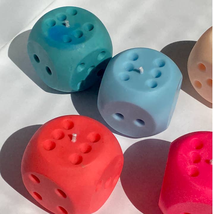 Liv Greene Candles - Venta al por mayor Velas de diseño llamativo - Lanza la vela de dados4