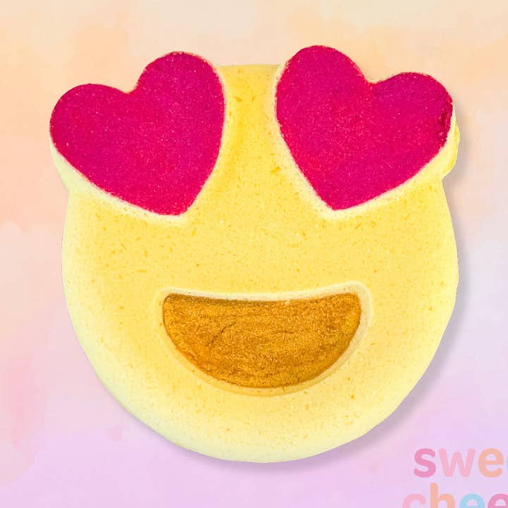 Bombe de bain emoji d'amour pour la vente par SweetCheeks Bath Treats
