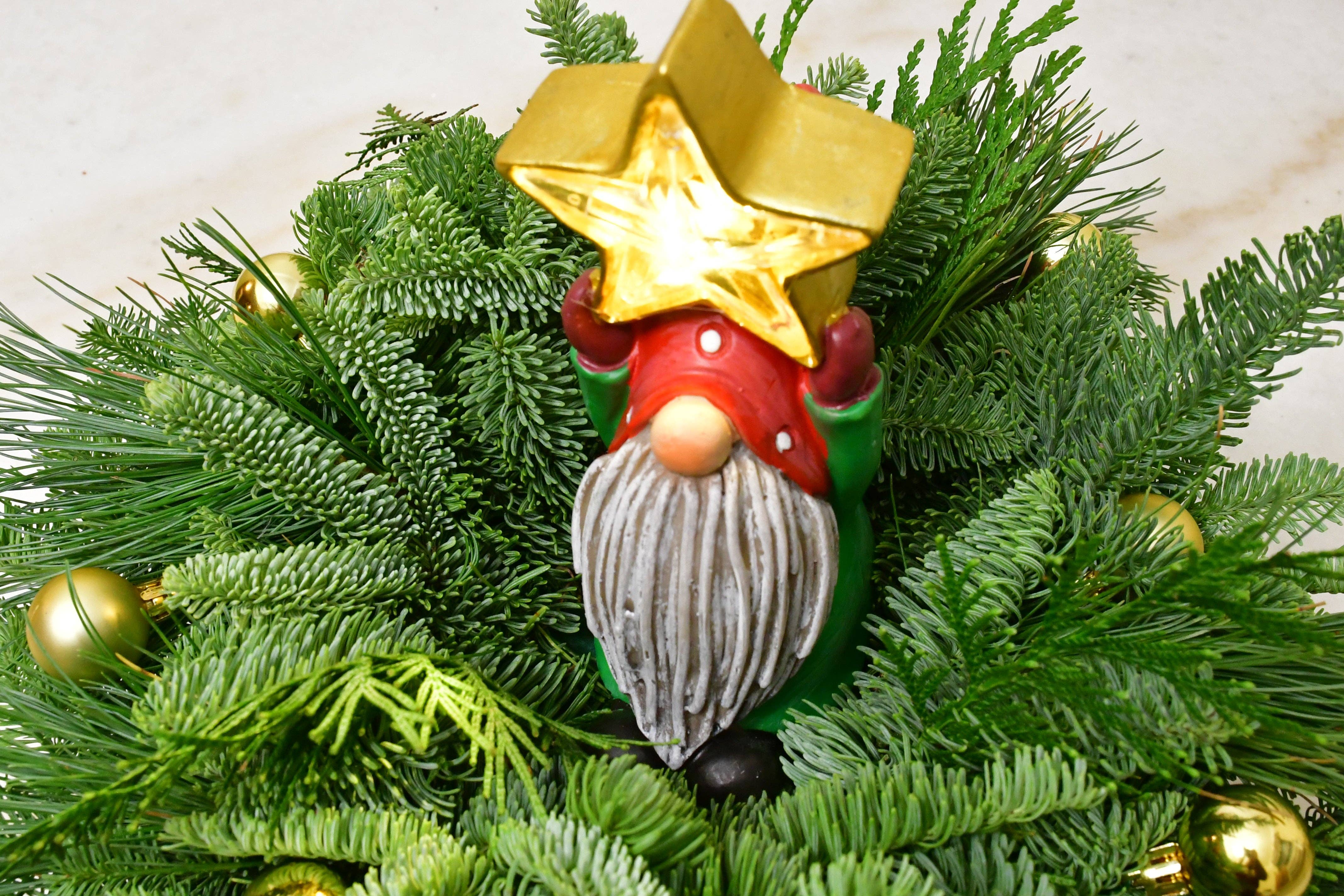 Champion Greens Forest farm - Wholesale Christmas Decoration - Gnome centerpiece1