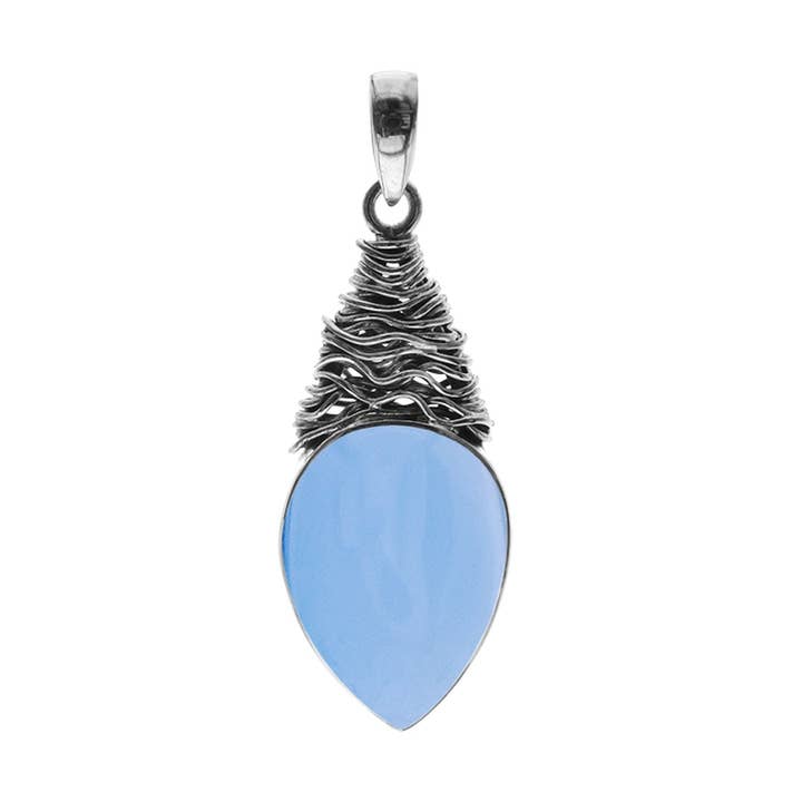 Goccia di calcedonio blu con pendente traforato per la vendita all'ingrosso da parte di Kali Ma Designs - Sterling Silver Jewellery