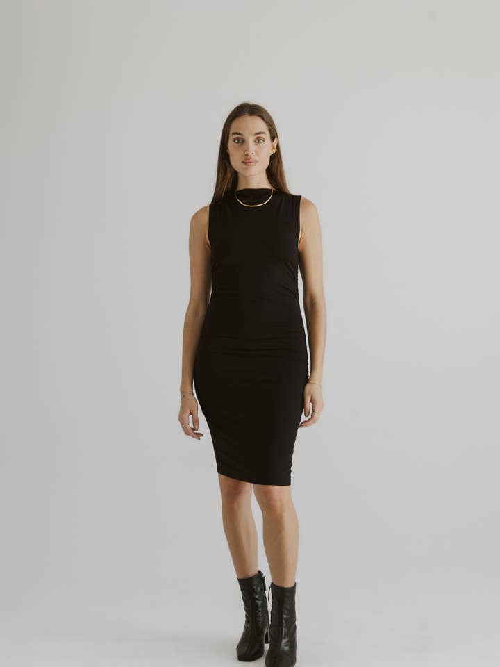 L'abito Amira per la vendita all'ingrosso da parte di MOD REF