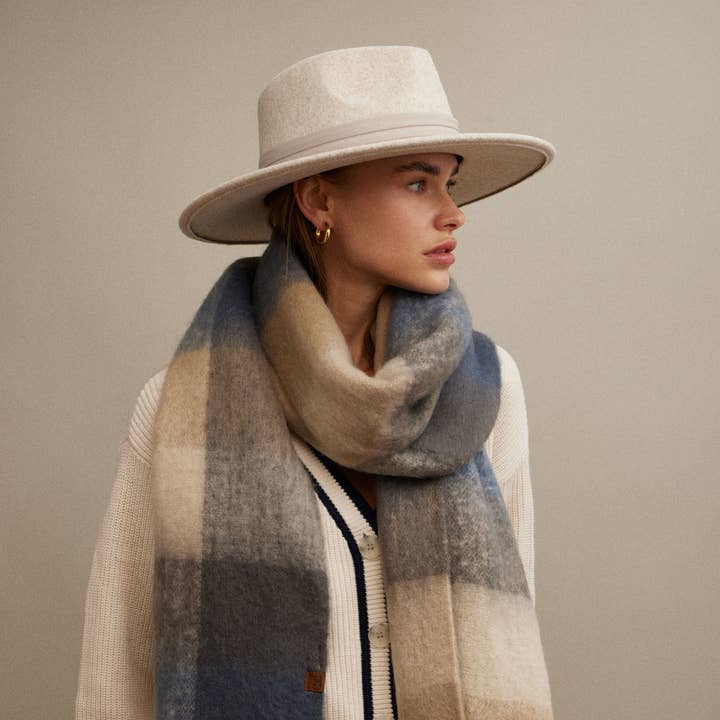 Lilla Haven - Wholesale Fedora - Women's - Vegan Felt Hat with Chain Link & Pleated Band3