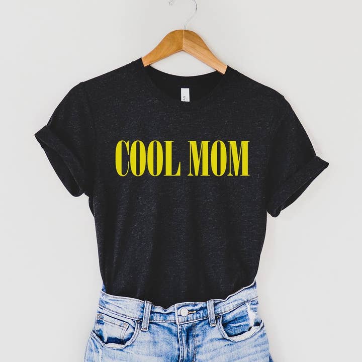 Cool Mom T-shirt graphique pour la vente par Pink Sundays