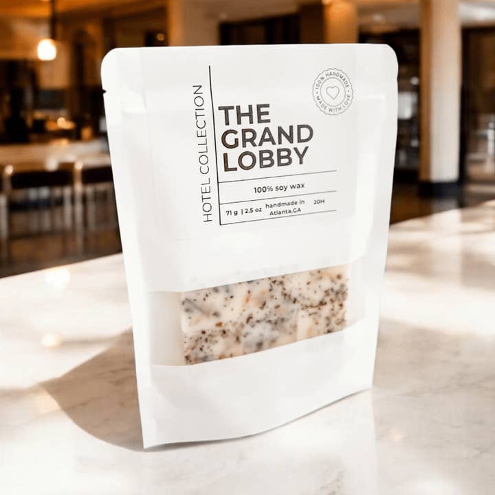 Les fondants de cire de soja à 100% The Grand Lobby pour la vente par CROUSE OUTFITTERS