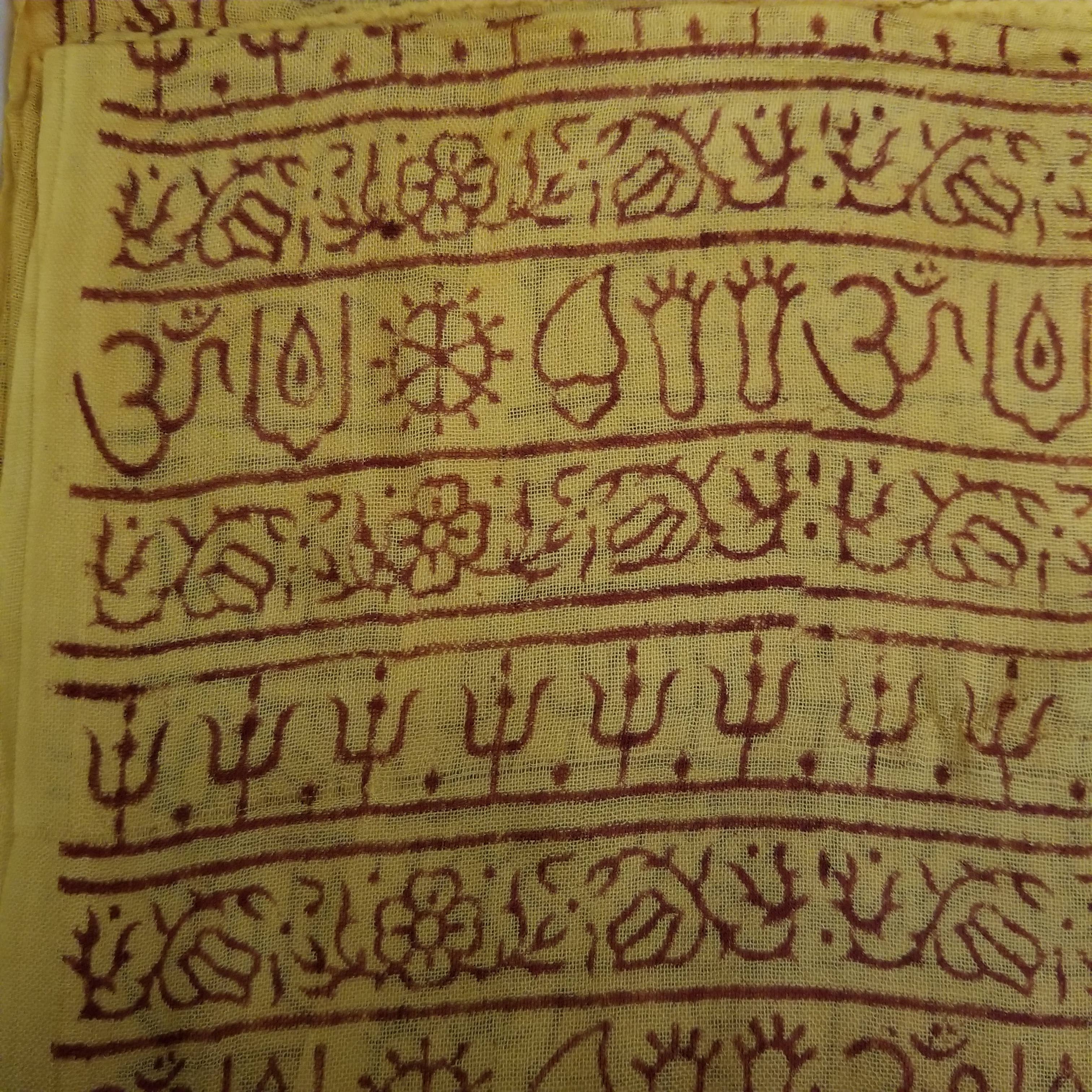 OMSutra – Cachecol - Mulher por atacado – OM Hand Block Bhakti Yoga Oração Sânscrito Hindu Mantra Shawl4