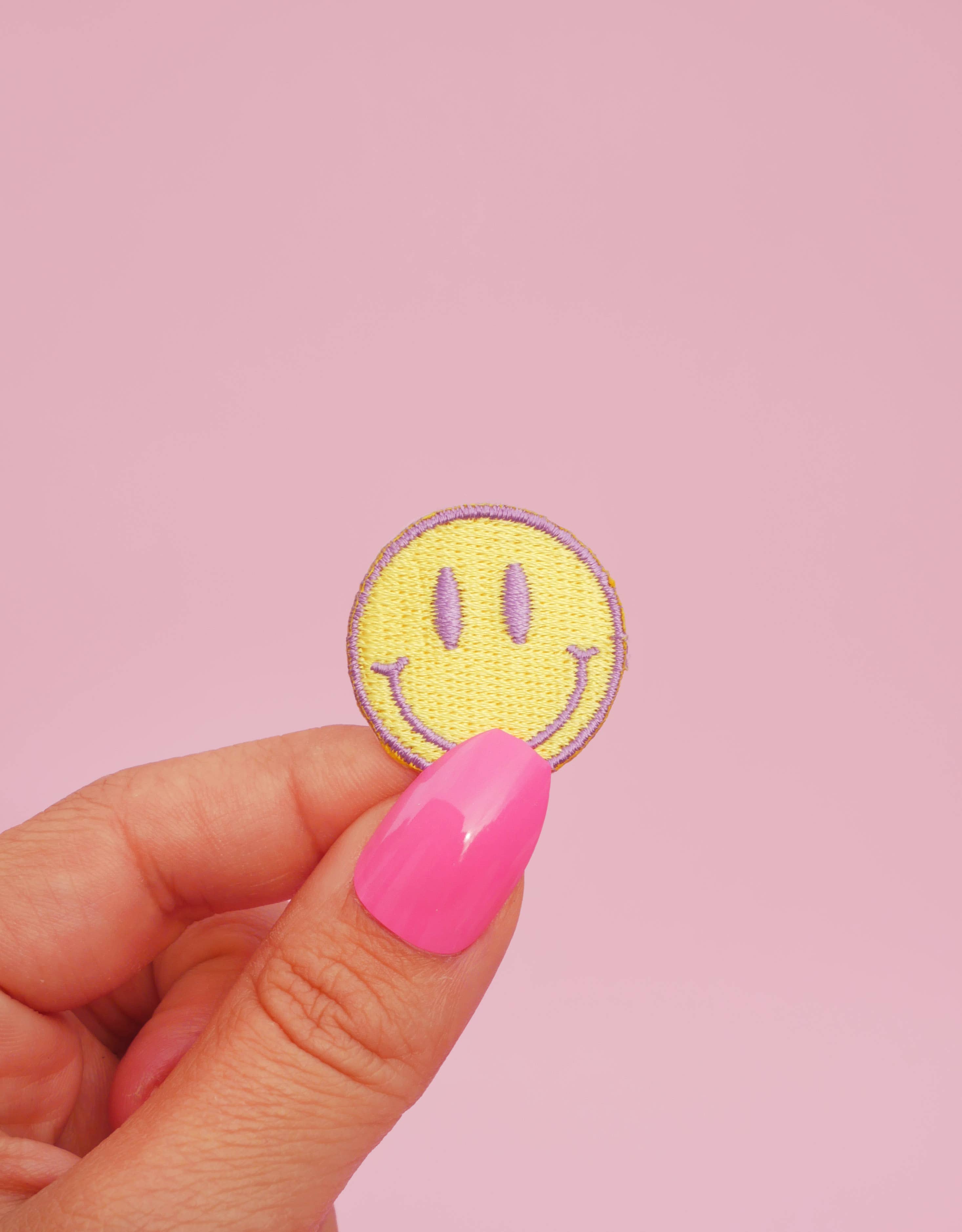 MALICIEUSE - Wholesale Patch - Mini Smiley Emoji Iron-On Patch