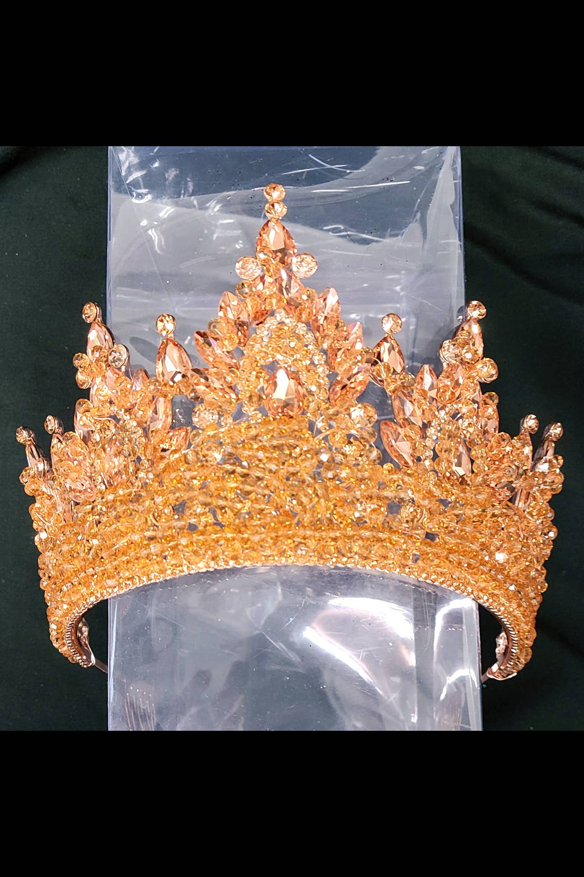 Chicas - Wholesale Tiara - Women's - Beautiful metal tiara with crystal balls and jewels HT9775