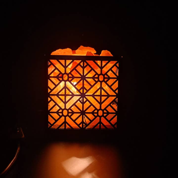 Gemstone Gifts Ltd. – wholesale Accent/desk lamp – Himalayan Salt Lamp - Metal baskets4