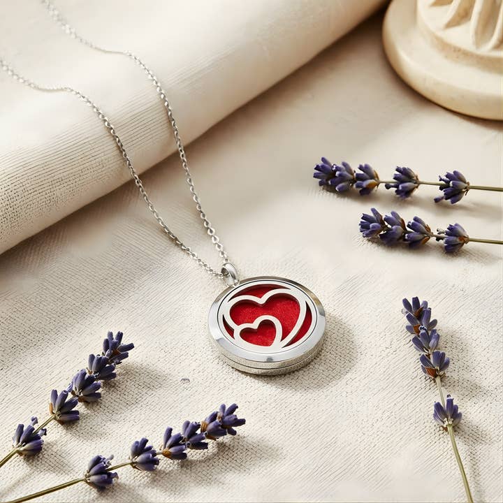 Matrix Aromatherapy - Wholesale Aromatherapy Necklace - Hearts Essential Oil Diffuser Necklace3