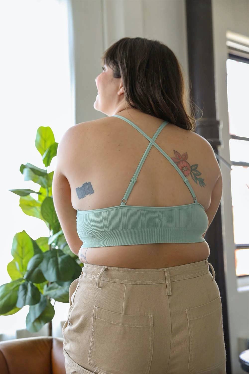 Leto Accessories - Wholesale Bralette - Women's - Chic Plus Size Crochet Lace Bralette with High Neck Design9