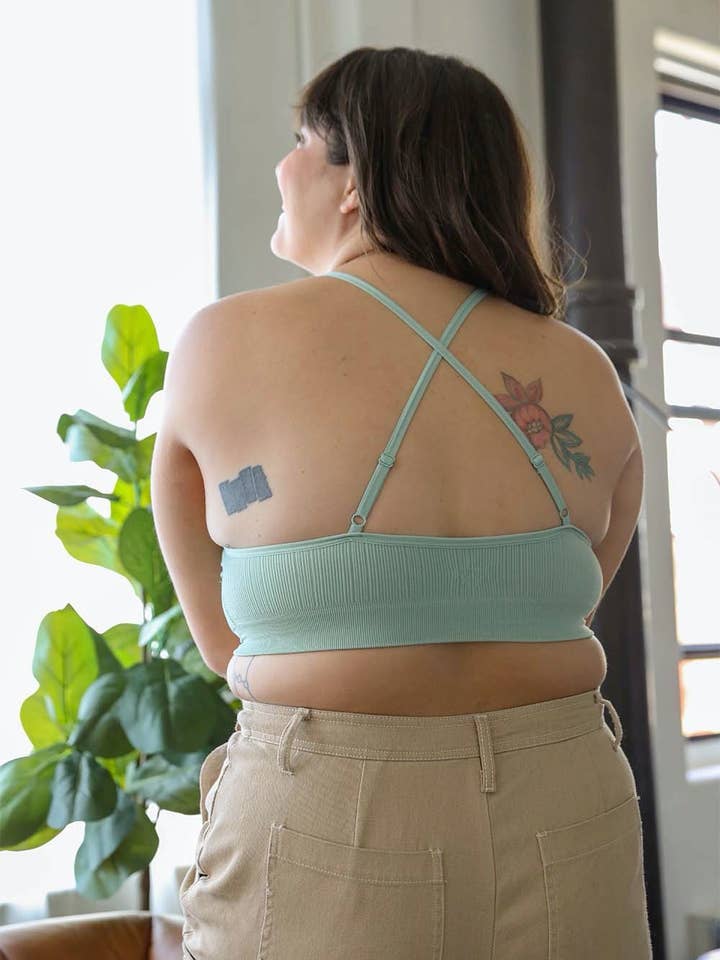 Leto Accessories - Wholesale Bralette - Women's - Chic Plus Size Crochet Lace Bralette with High Neck Design9