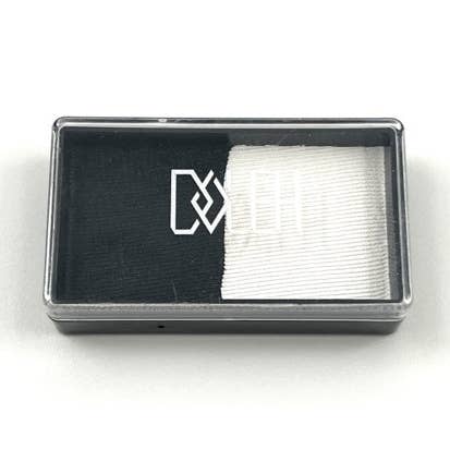 DOLEH Duo color palette( black and white) for wholesale by DOLEH BEAUTY