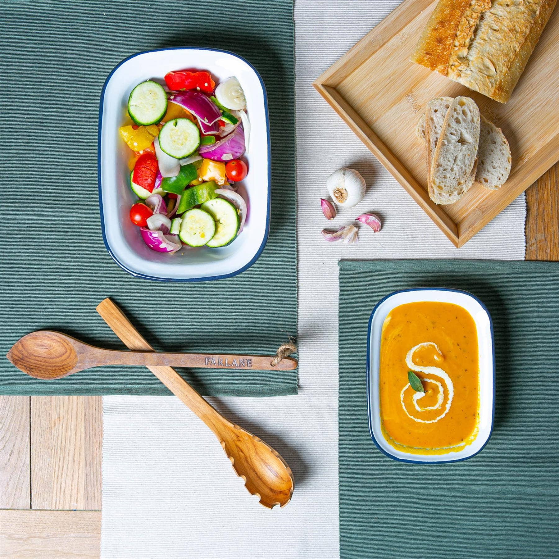 Rinkit Pty Ltd - Wholesale Dish - White Enamel Pie Dish - 20cm - Navy3