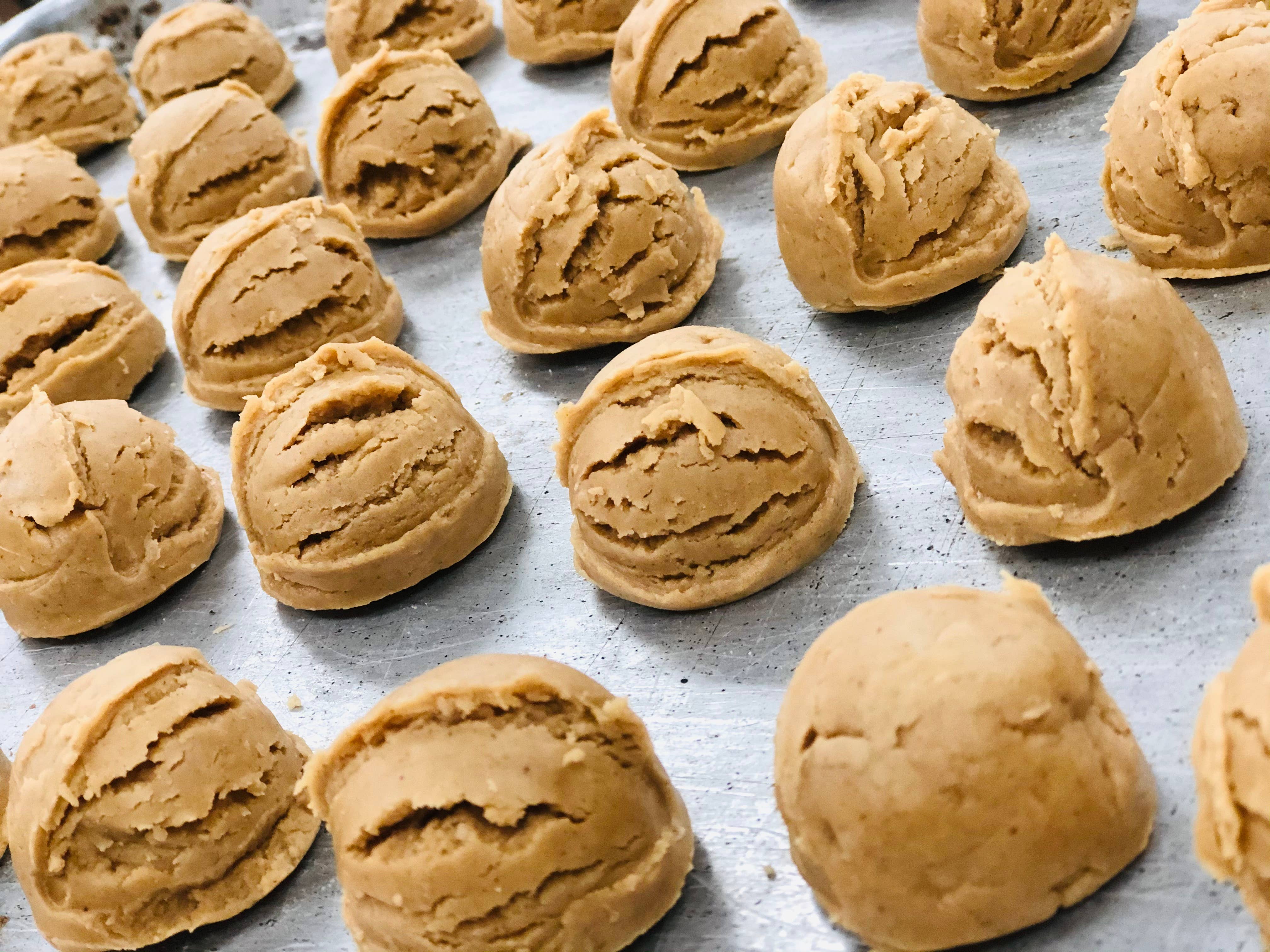 Carolina Candy Company - Wholesale Chocolate Covered Sweets - Old Fashion Peanut Butter Balls " Carolina Buckeyes"1