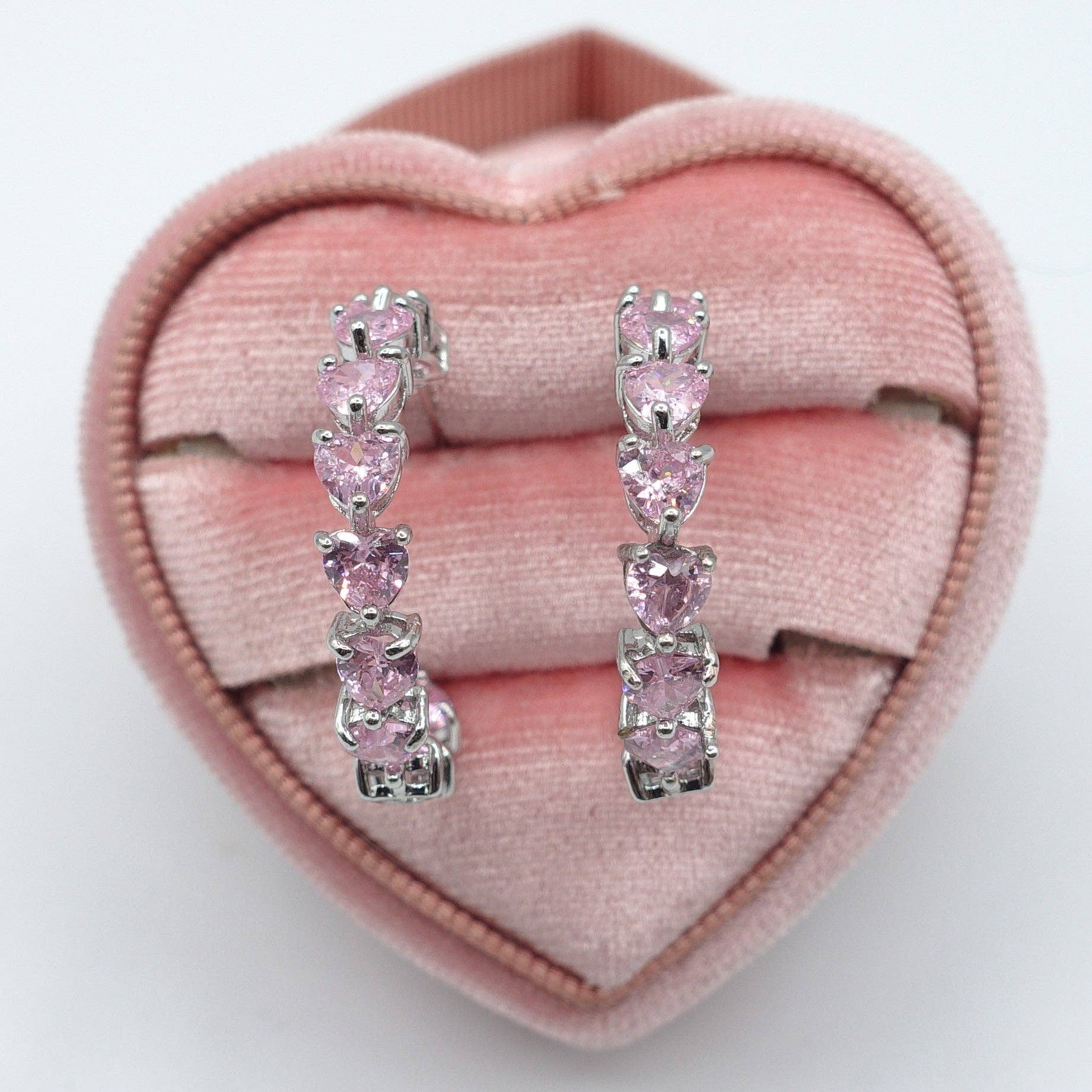 Daemon srls – wholesale Hoop-örhängen – CHERIE - HOOPS 2,5 cm - örhängen med hjärtformade zirkoner5