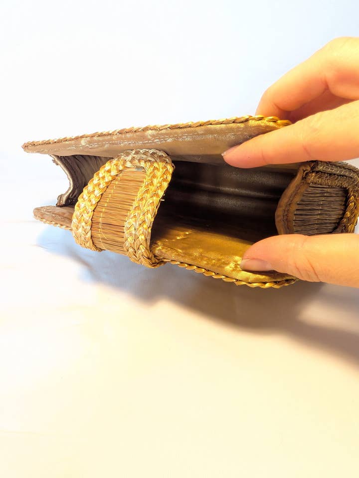 Bolso de fiesta Capim dourado – LUZ DORADA - Largo 22cm x Alto 13cm x 4cm – Sloweco para venta al por mayor de SLOWECO