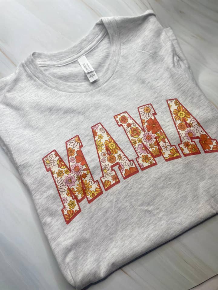T-shirt Mama Floral Graphic - Mulher por atacado de Charlie Rae