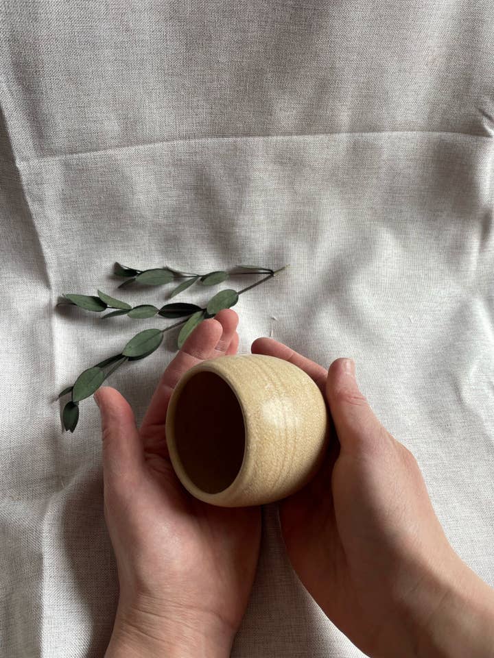 Crémier en céramique fait main mini salière pour la vente par Charlotte Manser Ceramics