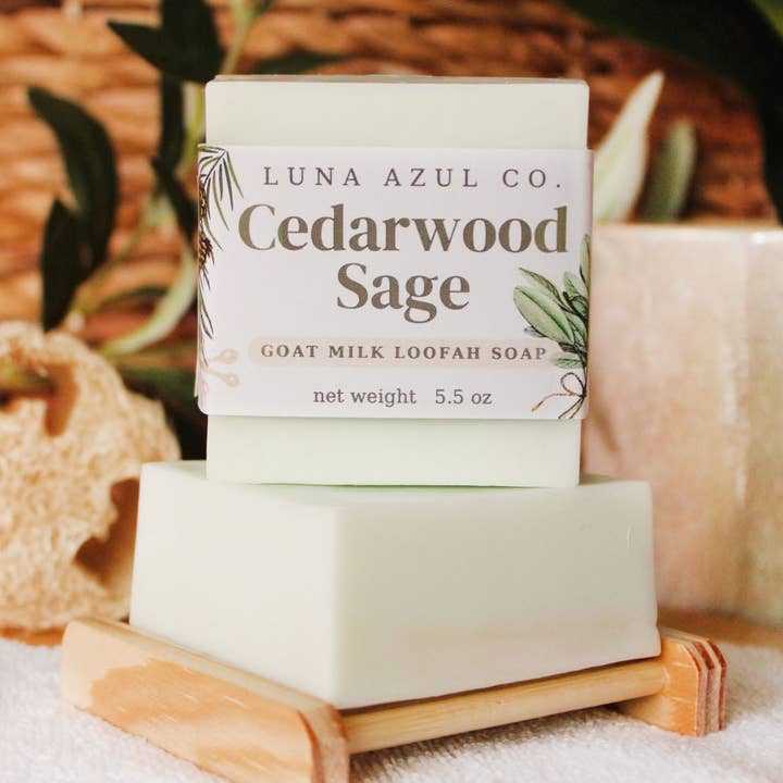 Sabonete Esfoliante de Cedro e Sálvia com Leite de Cabra - 155g por atacado de Luna Azul Co
