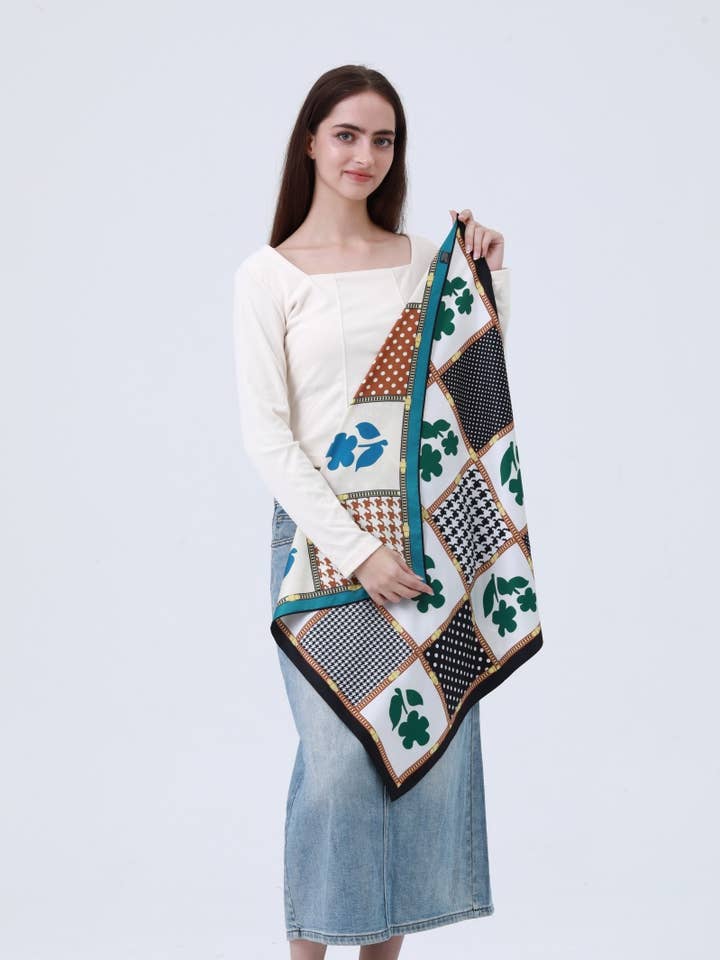 Seidiger wendbarer Schal mit zwei tragbaren Seiten für den Großhandel von Leto Accessories