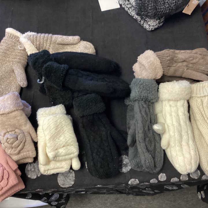 World Peaces - Wholesale Winter Accessory Set - Women's - DEEPLY DISCOUNTED Cozy Women's Winterwear Alpaca Bundle9