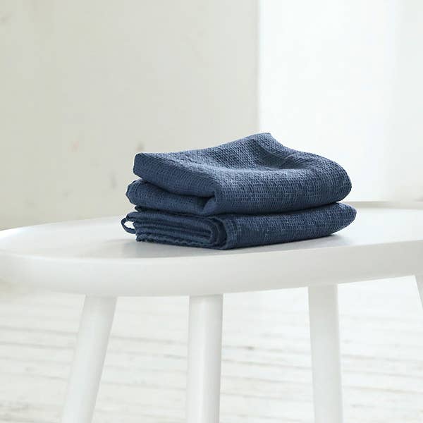 LinenMe - Wholesale Hand Towel - Linen Hand Towels Indigo Washed Waffle2