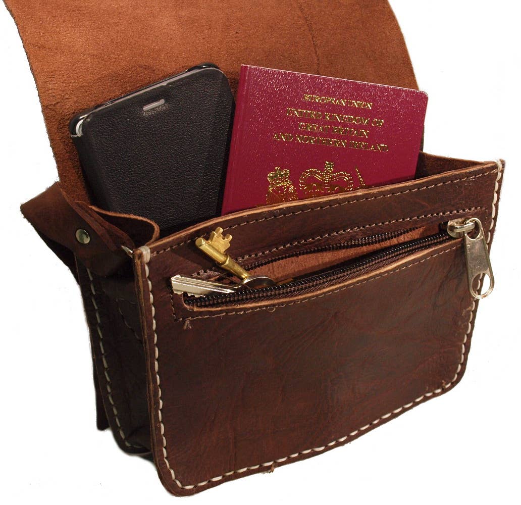 BERBER LEATHER – wholesale Axelväska - Dam – Liten fyrkantig läderväska med sadeldetalj2