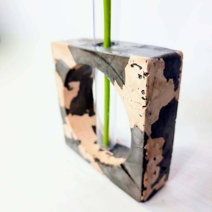 Geoform Designs - Vente Vases - Station de propagation du béton Square Geo | Vase à fleurs1